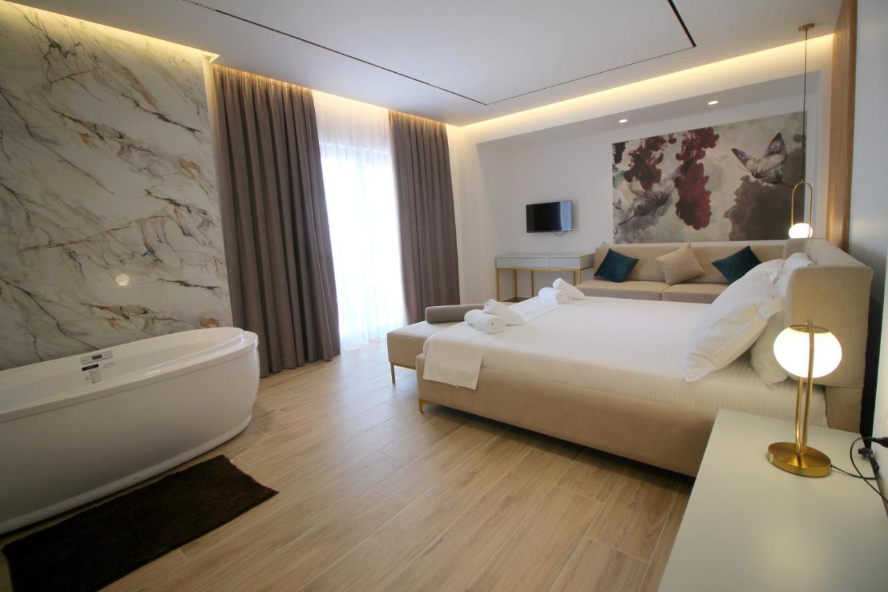 Julia Hotel Sarandë Exterior foto