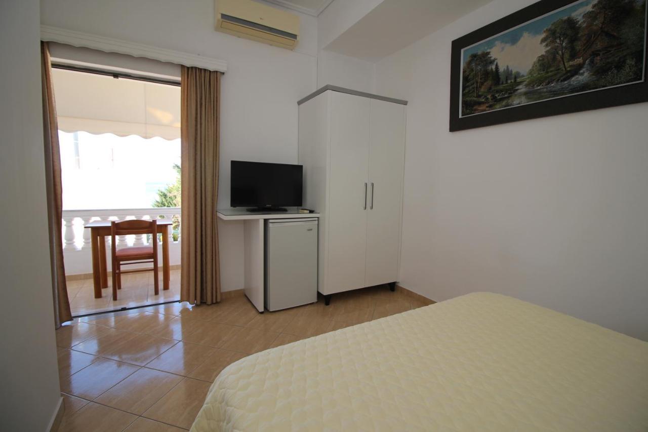 Julia Hotel Sarandë Exterior foto